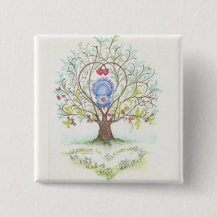 Baby-Wiege in einem Baum der Herzen und der Liebe Button