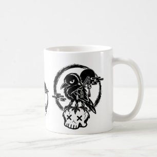 Baby Yatagarasu (Dreibeinige Krähe) auf Totenkopf Kaffeetasse