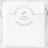 Babyaufkleber | Baby Footprint Grau Stripe Runder Aufkleber (Tasche)