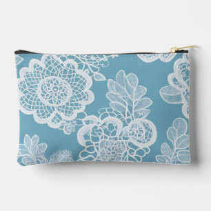 Babyblau-weiße Blumengestaltung KI-Kunst Zubehörtasche