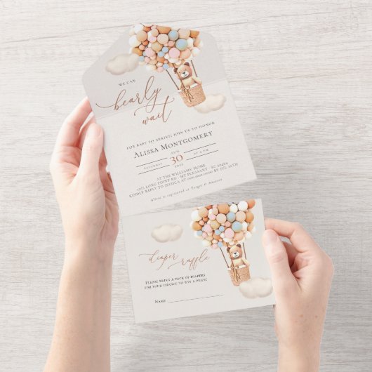 Babydusche aus Bärenblasen in einer Einladung (Abreißen)