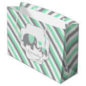 Babydusche mit weißem, grünem und grauem Streifen Große Geschenktüte (Rückseite Schrägansicht)