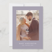 Babydusche Modernes, elegantes Lila lila Foto Einladung (Rückseite)