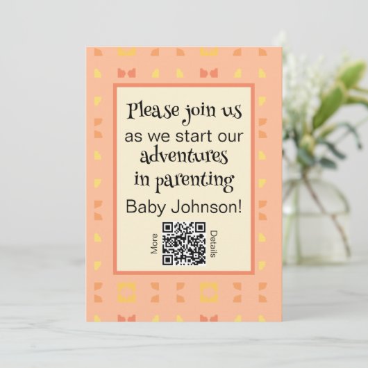 Babydusche QR Code Peach Yellow Geometric Einladung (Stehend Vorderseite)