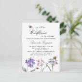 Babydusche Wildblumen violett-rosa Bienenmädchen Einladungspostkarte (Stehend Vorderseite)