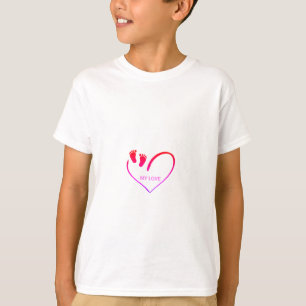Babyduschgeschenk - Babyfütterherz in den Händen d T-Shirt