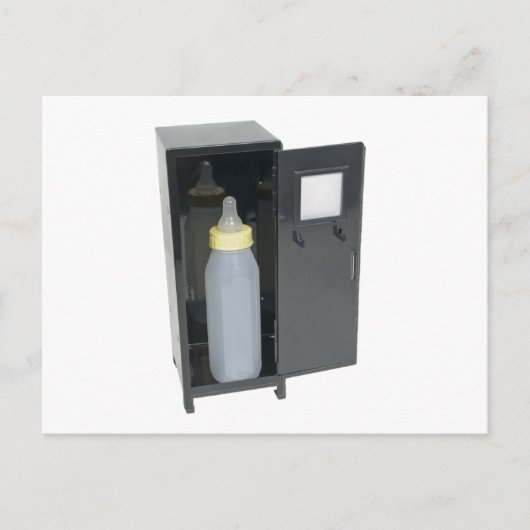 BabyFlascheInLocker122111 Postkarte (Vorderseite)