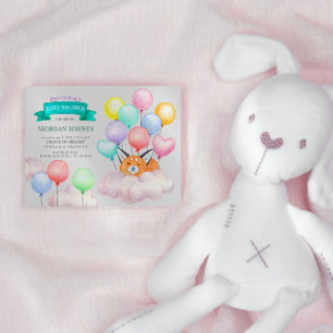 Babyfuchs schlafen auf einer farbenfrohen Cloud-Du