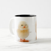 Babyhuhn und mechanisches Huhn des Fakes Zweifarbige Tasse (Vorderseite Links)