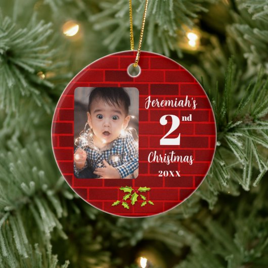 Baby's 2. Weihnachts Red Brick Round Keepake Keramik Ornament (Baum)