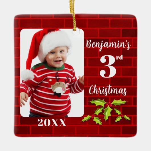 Baby's 3. Weihnachts Red Brick Keepake Keramikornament (Vorderseite)