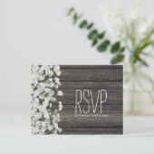 Baby's Breath auf rustikaler Holz-Landhochzeit Postkarte (Stehend Vorderseite)