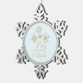 Baby's Cold Outside Gold Schneeflocken auf Blue Schneeflocken Zinn-Ornament (Rechts)