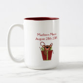 Babys erste Weihnachtsgewohnheits-datiertes Foto Zweifarbige Tasse (Links)