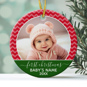 Babys erstes Weihnachten rote Chevrons und grünes Ornament Aus Glas