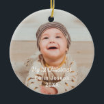 Babys First Christmas 2 Foto Custom Keramik Ornament<br><div class="desc">Feiern Sie das erste Weihnachtsfest des Babys mit einem zweiseitigen Weihnachtsschmuck. Auf der Vorderseite finden Sie eine Fotovorlage und "Mein 1. Weihnachten", ein Ort für den Namen Ihres Sohnes oder Ihrer Tochter und das Jahr. Auf der Rückseite können auch die zweite Bildvorlage und die Geburtsdaten Ihres Babys hinzugefügt werden. Der...</div>