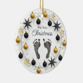 Baby's First Christmas Custom Foot druckt Gold Keramik Ornament (Rechts)
