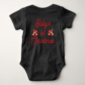 Baby's First Christmas Holiday Farm Scene Baby Strampler (Rückseite)