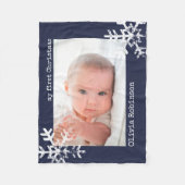Baby's First Christmas Navy Blue Foto Snowflakes Fleecedecke (Vorderseite)