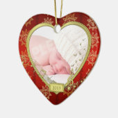 Baby's First Christmas Red Gold Foto Heart Keramikornament (Links)