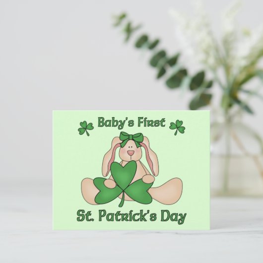 Baby's First St. Patrick's Day Postkarte (Stehend Vorderseite)