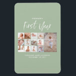 Babys im ersten Jahr Foto Collage Skript grün  Magnet<br><div class="desc">Babys im ersten Jahr Foto Collage Skript grün moderne zeitgenössische erste Geburtstag oder Weihnachten Wohngestaltung Geschenk.</div>