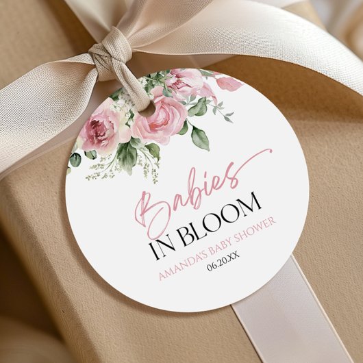 Babys in blutrosa Rose Blumenzwiebeln Kinderdusche Geschenkanhänger