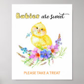 Babys sind süß und nehmen eine Leckerei Poster (Vorne)