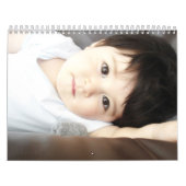 Babys tragen 2012 ein kalender (Titelbild)