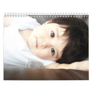 Babys tragen 2012 ein kalender