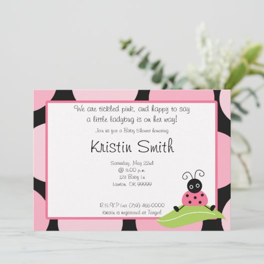 babyshow Wir sind kitzelt rosa und freuen uns, sag Einladung (Stehend Vorderseite)