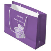 Babysocken - lila große geschenktüte (Vorderseite Schrägansicht)