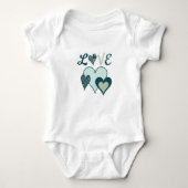 Babytee mit Herz Baby Strampler (Vorderseite)