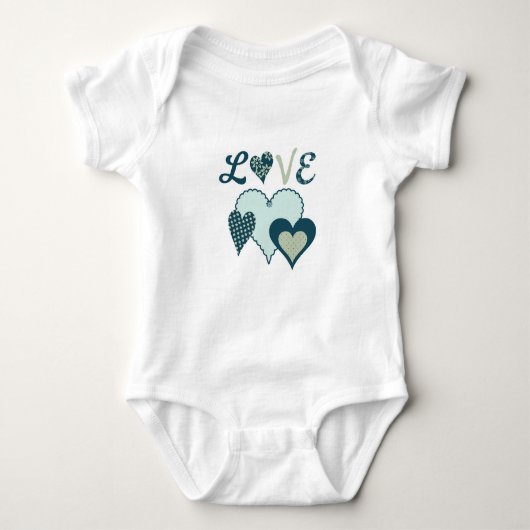 Babytee mit Herz Baby Strampler (Vorderseite)