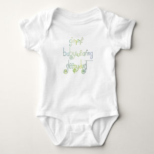 Babywearing Sleepydust benötigt Baby Strampler