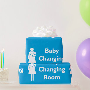 Babywechsel-Zimmer-Zeichen mit Eltern und Säugling Geschenkpapier