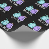 Bac-atcha Funny Bacteria Pun Dark BG Geschenkpapier (Ecke)