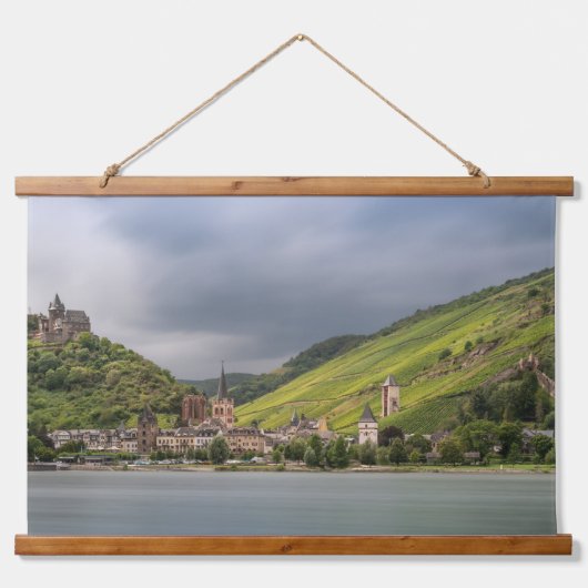 Bacharach am Rhein - Deutschland Wandteppich Mit Holzrahmen (Vorne)