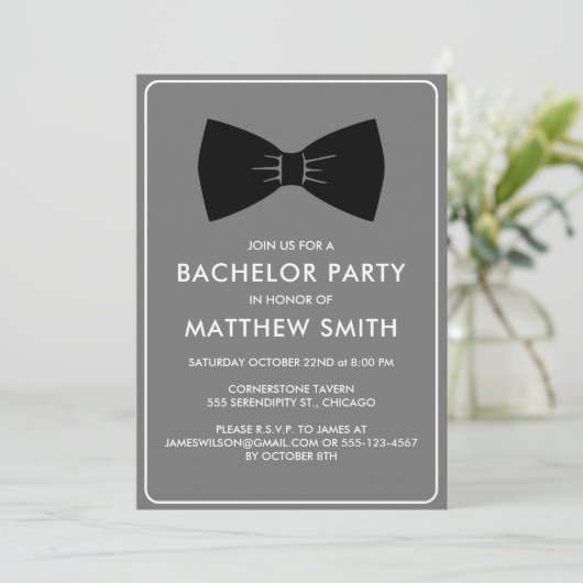Bachelor Party Black Tuxedo Bow Krawatte Hochzeit Einladung (Stehend Vorderseite)