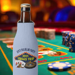 Bachelor Party Las Vegas Trip Casino Flaschenkühler<br><div class="desc">Passen Sie Ihre eigenen Flaschenkühler für Junggeselle an. Eine coole personalisierte Flasche cooler mit Gambling Casino Stapeln wie ein Kartenspiel,  Poker Chips und Roulette Rad mit Vegas Trip in gelben Schrift. Spaß Spieler Sake Geschenk für Ihre Trauzeugen und Trauzeuge.</div>