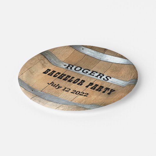 Bachelor Party Rustic Whiskey Barrel Pappteller (Schrägansicht)