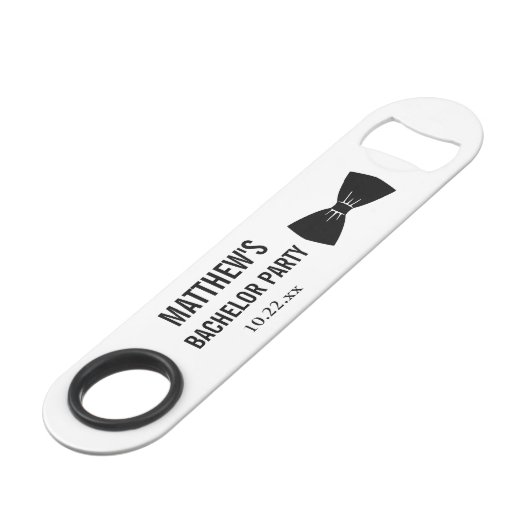 Bachelor Party Tuxedo Bow Krawatte Gastgeschenk Ho Speed Flaschenöffner (Rückseite Schrägansicht)