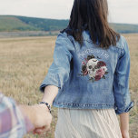 Bachelorette-Bachelorette-Bachelorette-Brille oder Jeansjacke<br><div class="desc">Nichts schreit wie eine Halloween-inspirierte gotische Hochzeit. Unsere schöne Bride- oder Die Denim-Jacke aus Brautparty mit eigenem handgemalten Aquarellschädel und unseren handbemalten gotischen Blume Rot, Rosa und Schwarz. Fügen Sie Ihr Monogramm in den Augen des Schädels angezeigt. Auf unserer Halloween-Themenhochzeit werden Sie "Ich tue" zu dieser wunderbar romantischen Affäre Sprichwort...</div>