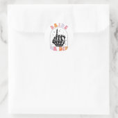 Bachelorette-Blüte oder Die Skeleton Hand Hallowee Runder Aufkleber (Tasche)