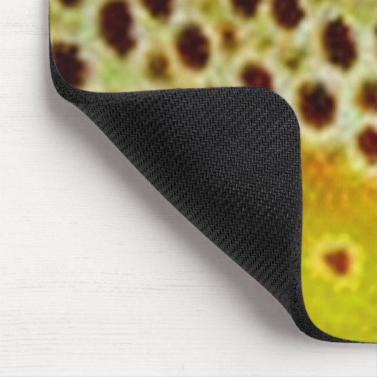 Bachforelle durch PatternWear© Mousepad (Ecke)