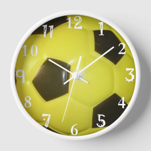 Back and Yellow Football. Wanduhr (Vorderseite)