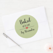 Backed with Liebe green script name Runder Aufkleber (Umschlag)