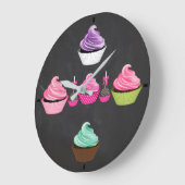 Backen Cupcake O'Clock Große Wanduhr (Winkel)