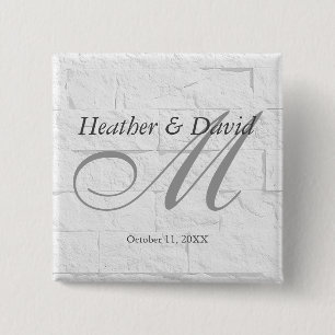 Backsteinwand Kalligrafie Schrift Monogramm Hochze Button