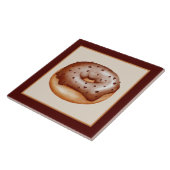 Backwarengeschäft mit eisgekühltem Schokoladenkuch Fliese (Seite)